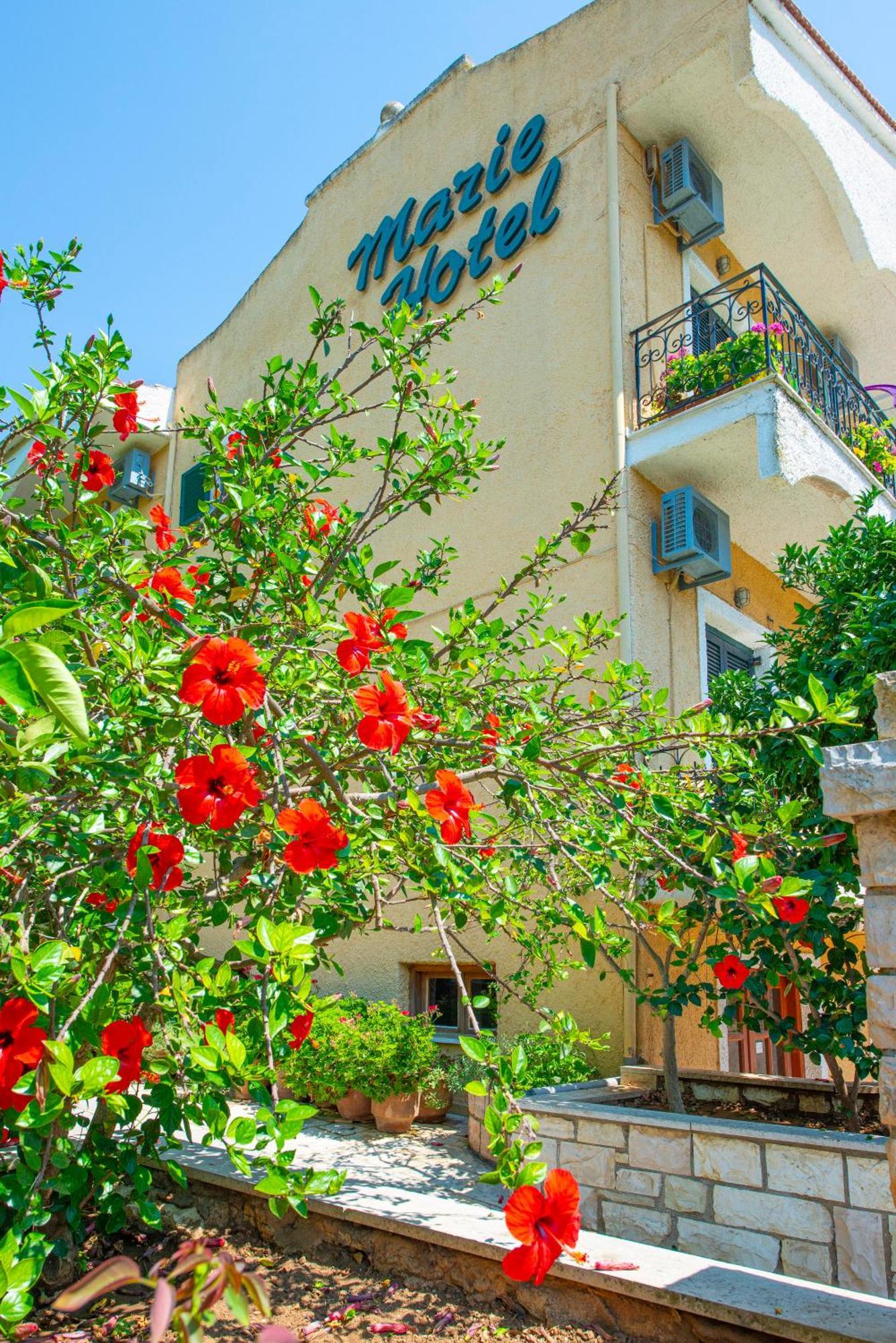 Marie Hotel Acharavi  Exteriör bild