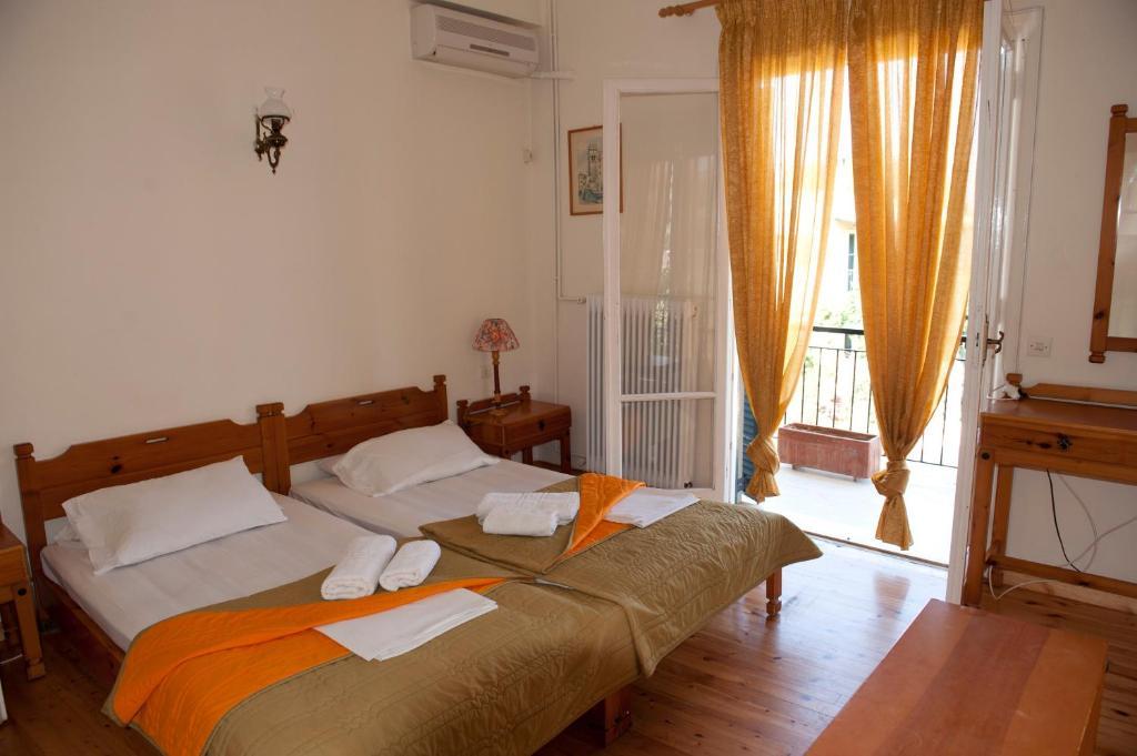 Marie Hotel Acharavi  Rum bild